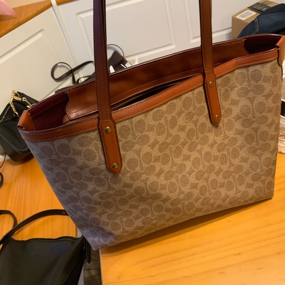 Large coach tote - Picture 3 of 4